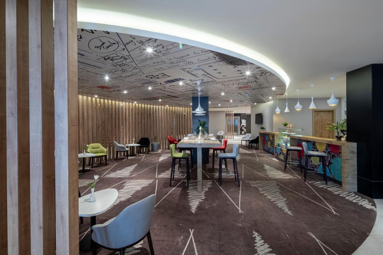 Ibis Jeddah Malik Road Jidá Exterior foto